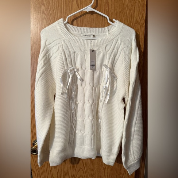 Francesca's Collections Sweaters - Francesca’s Holly Ribbon Front Cable Pullover Sweater